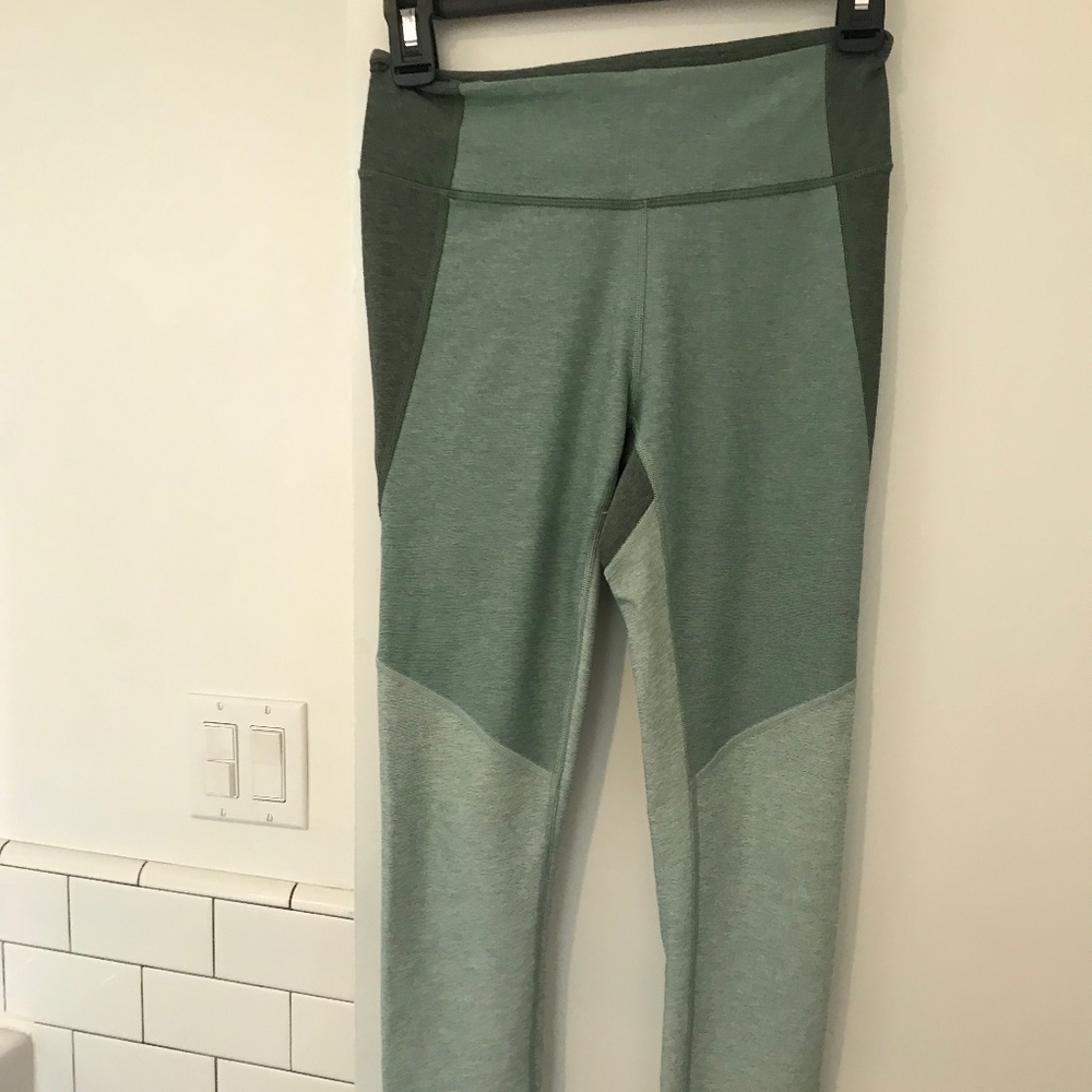 OUTDOOR VOICES LEGGINGS -- 3/4 Three-Tone Leggings